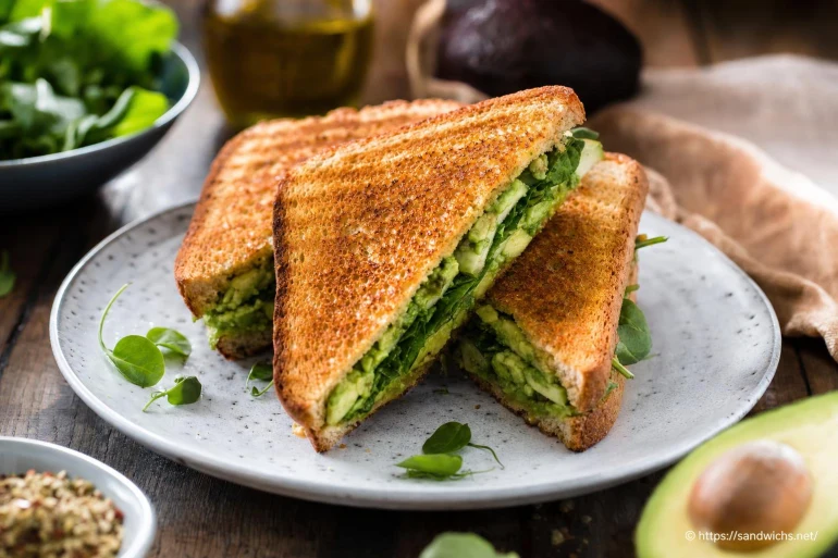 Sandwich pain grillé à l’avocat : une recette tendance et gourmande